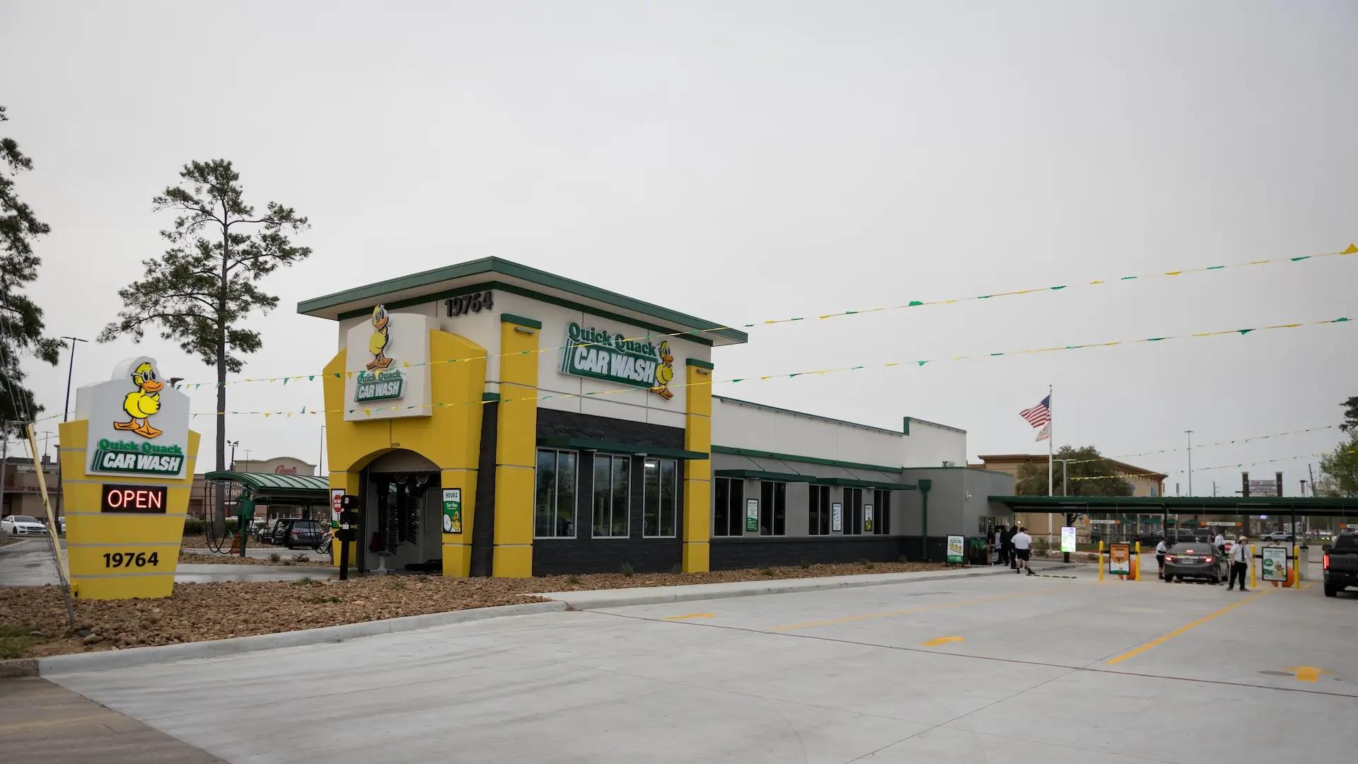 Quick Quack location 19764 North Freeway, Spring, TX 77373