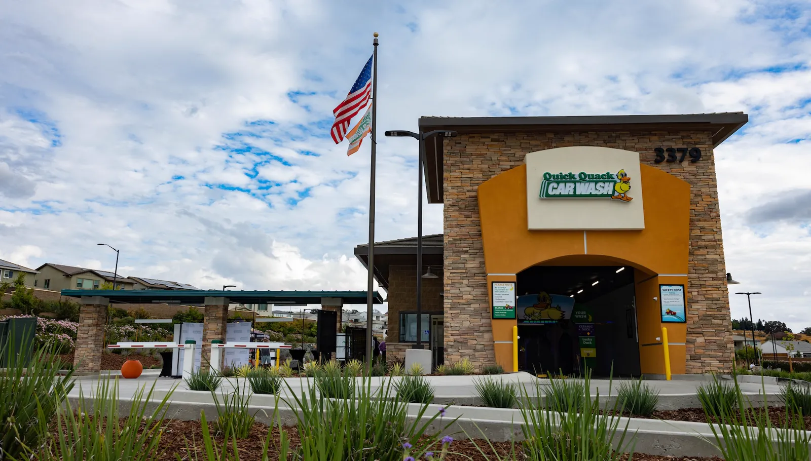 Quick Quack location 3379 Bass Lake Rd, El Dorado Hills, CA 95762