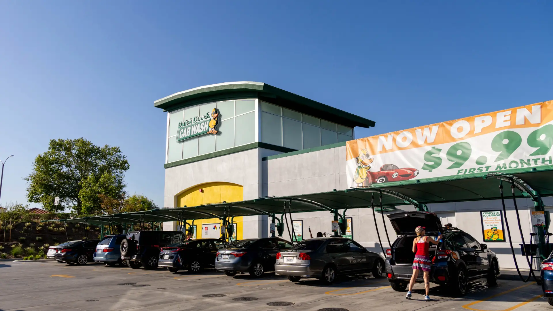 Quick Quack location 40640 California Oaks Road, Murrieta, CA 92562