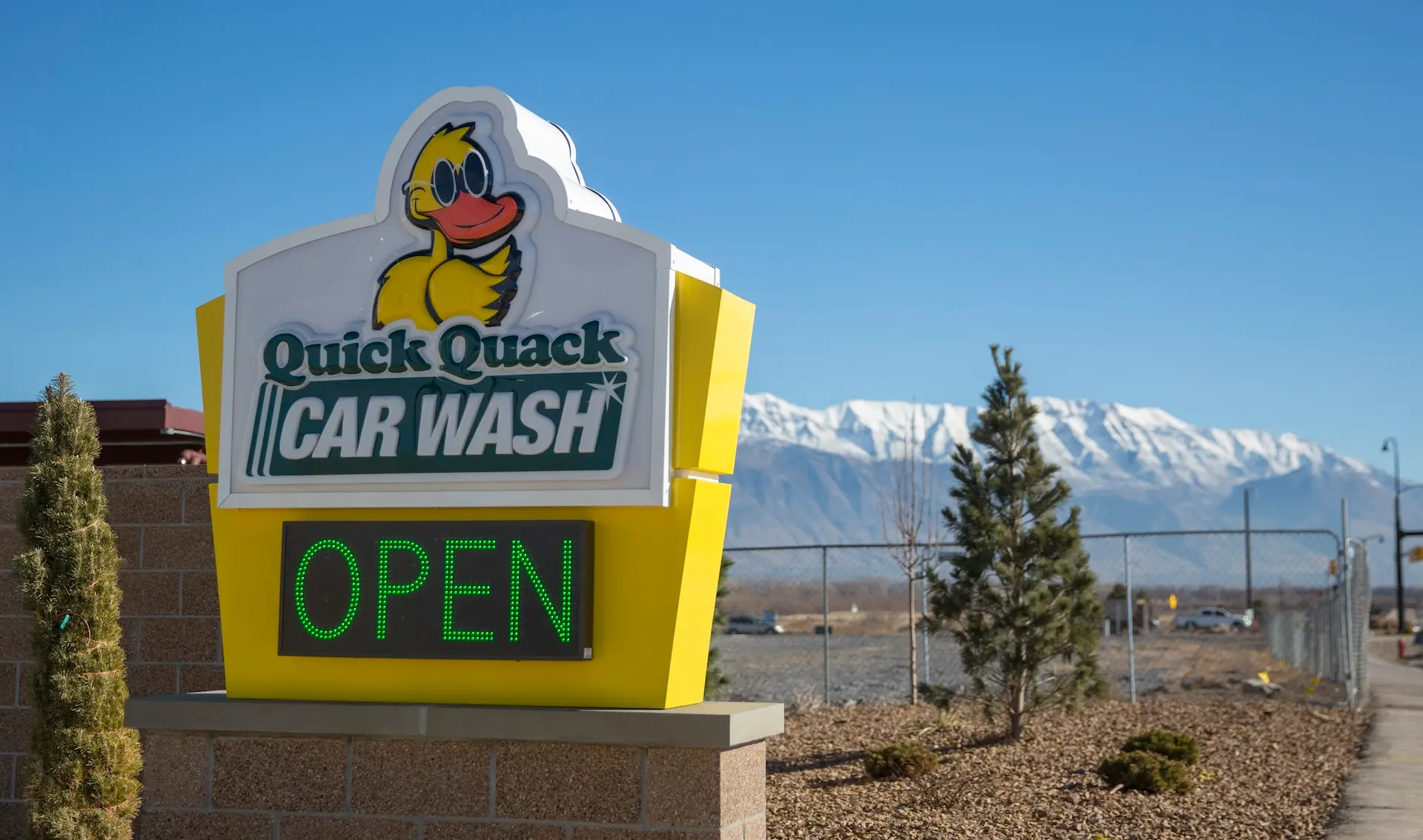 Quick Quack location 66 West Pioneer Crossing, Saratoga Springs, UT 84045