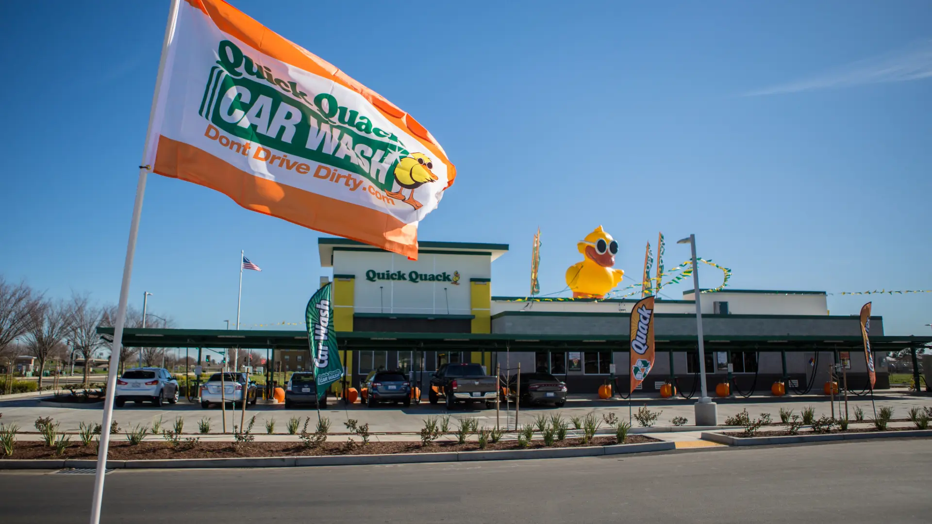 Quick Quack location 7664 Stockton Blvd, Sacramento, CA 95823