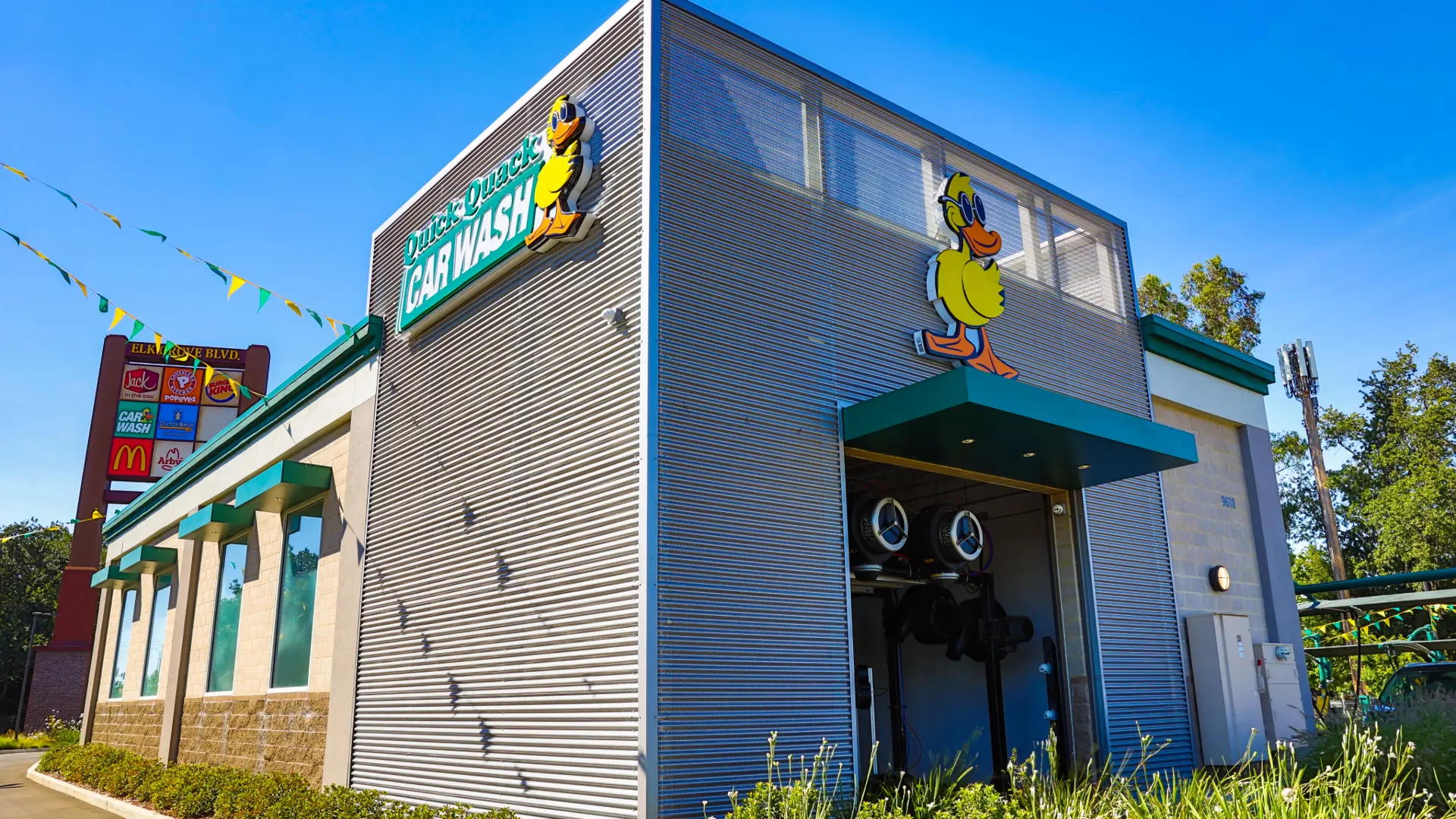 Quick Quack location 9610 E Stockton Blvd, Elk Grove, CA 95624
